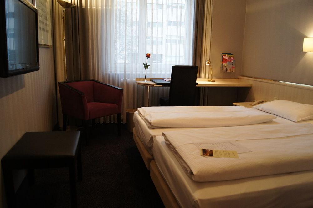 Berlin Plaza Hotel Am Kurfuerstendamm Buitenkant foto