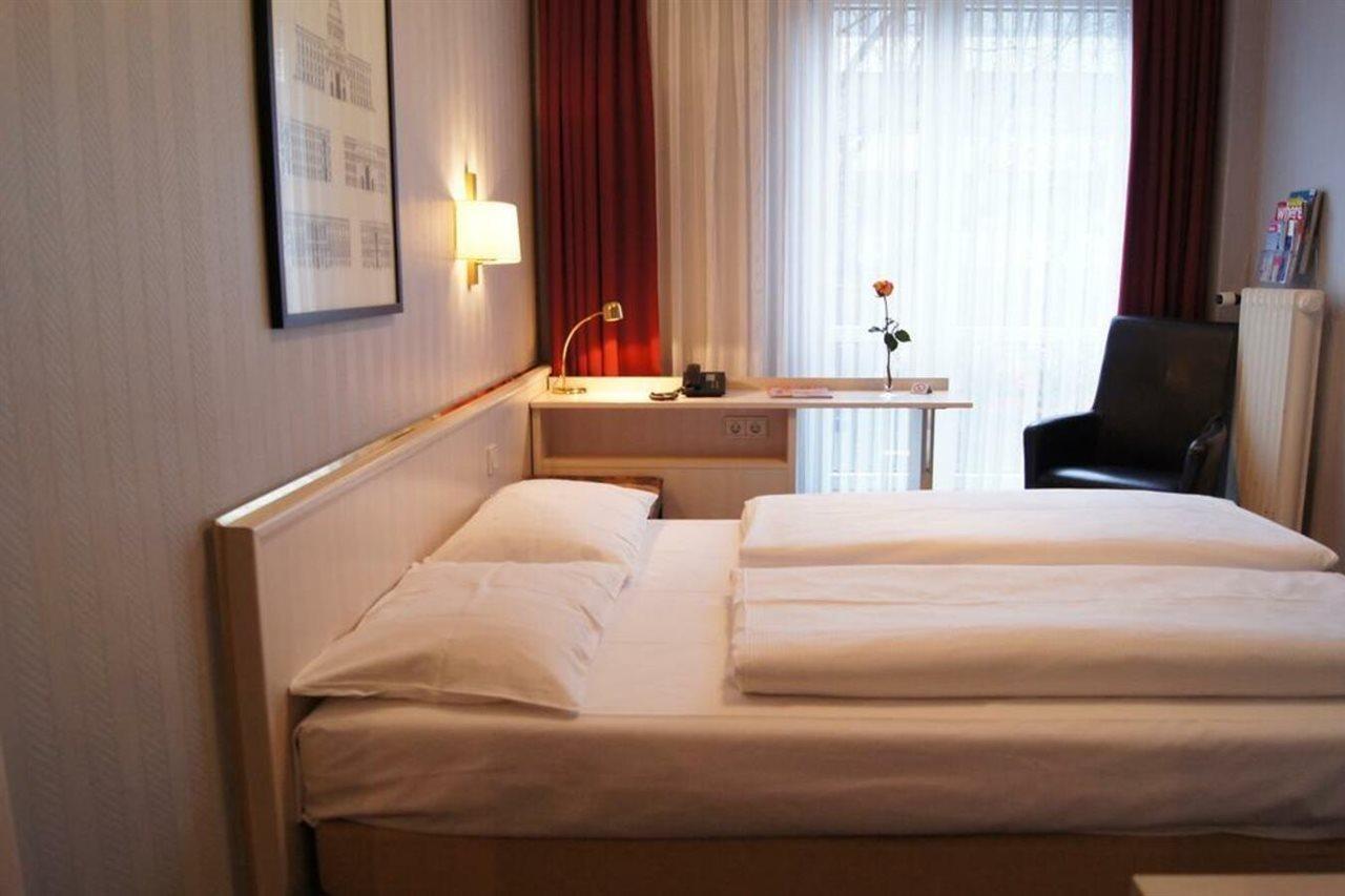 Berlin Plaza Hotel Am Kurfuerstendamm Buitenkant foto