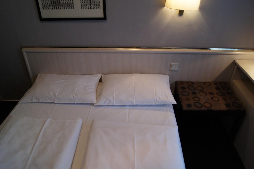 Berlin Plaza Hotel Am Kurfuerstendamm Kamer foto