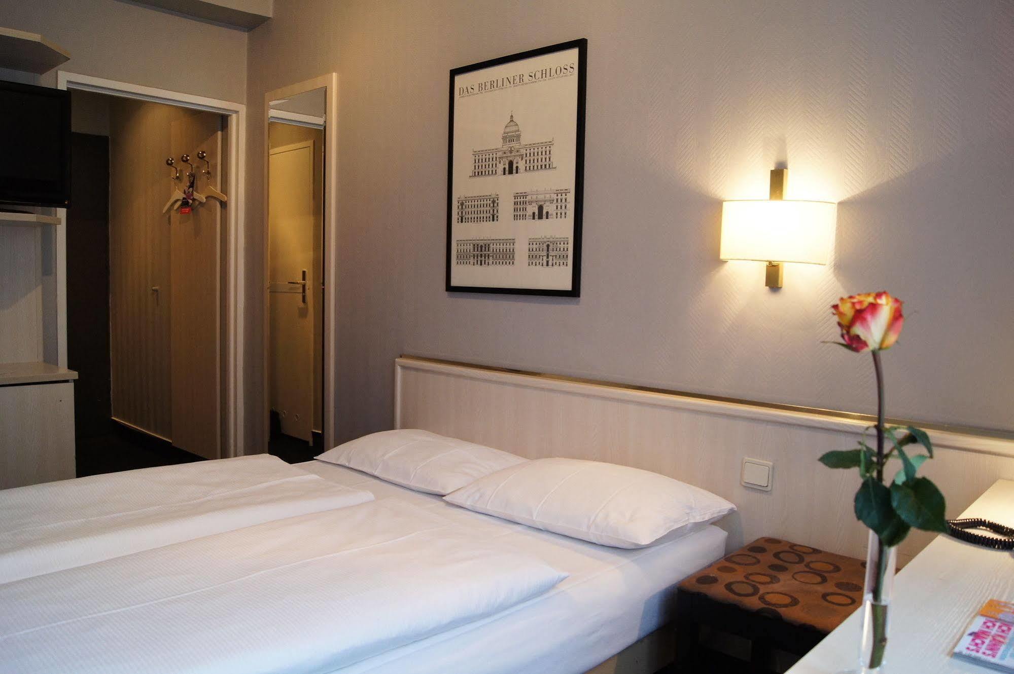 Berlin Plaza Hotel Am Kurfuerstendamm Buitenkant foto