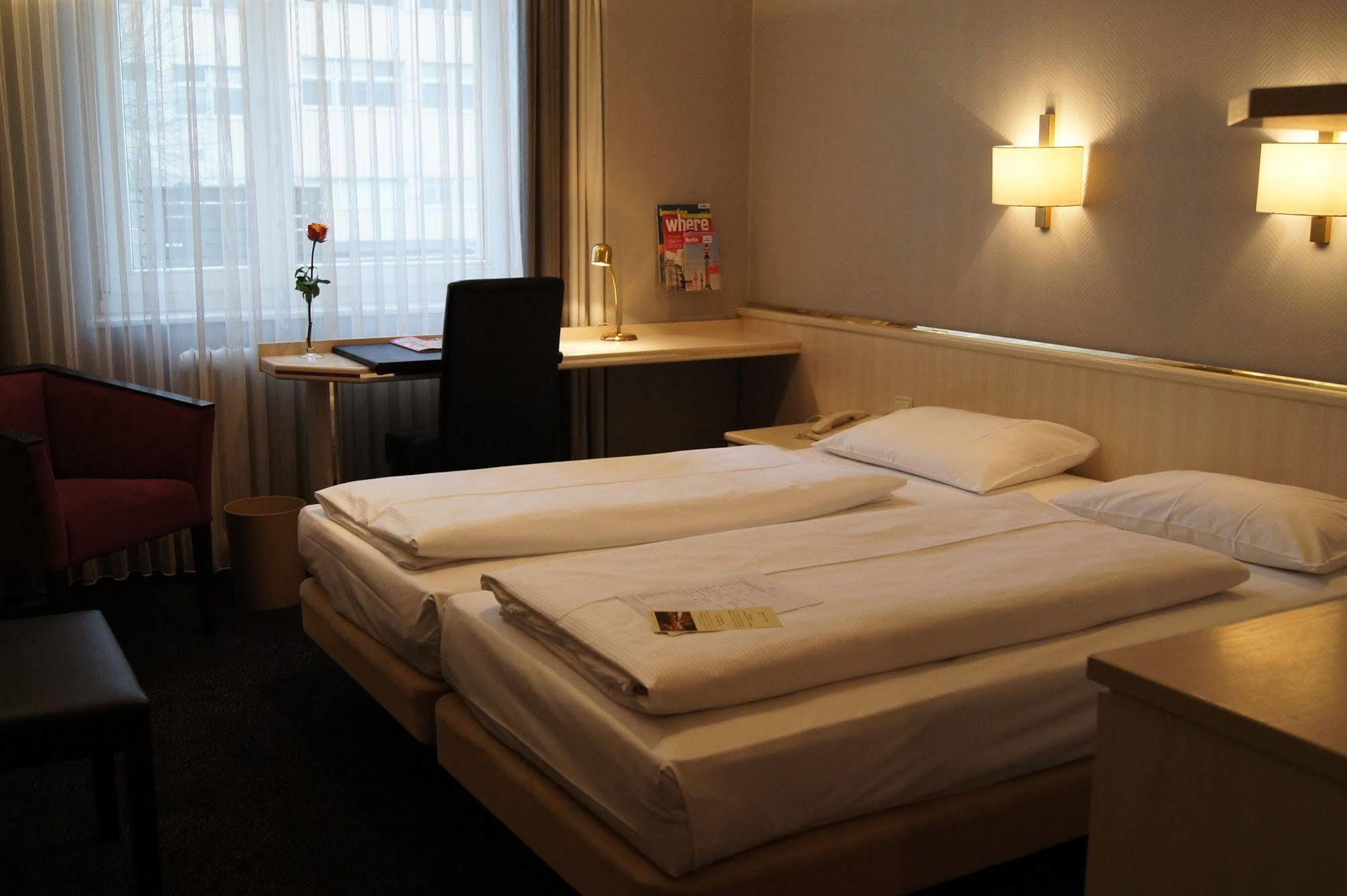 Berlin Plaza Hotel Am Kurfuerstendamm Buitenkant foto