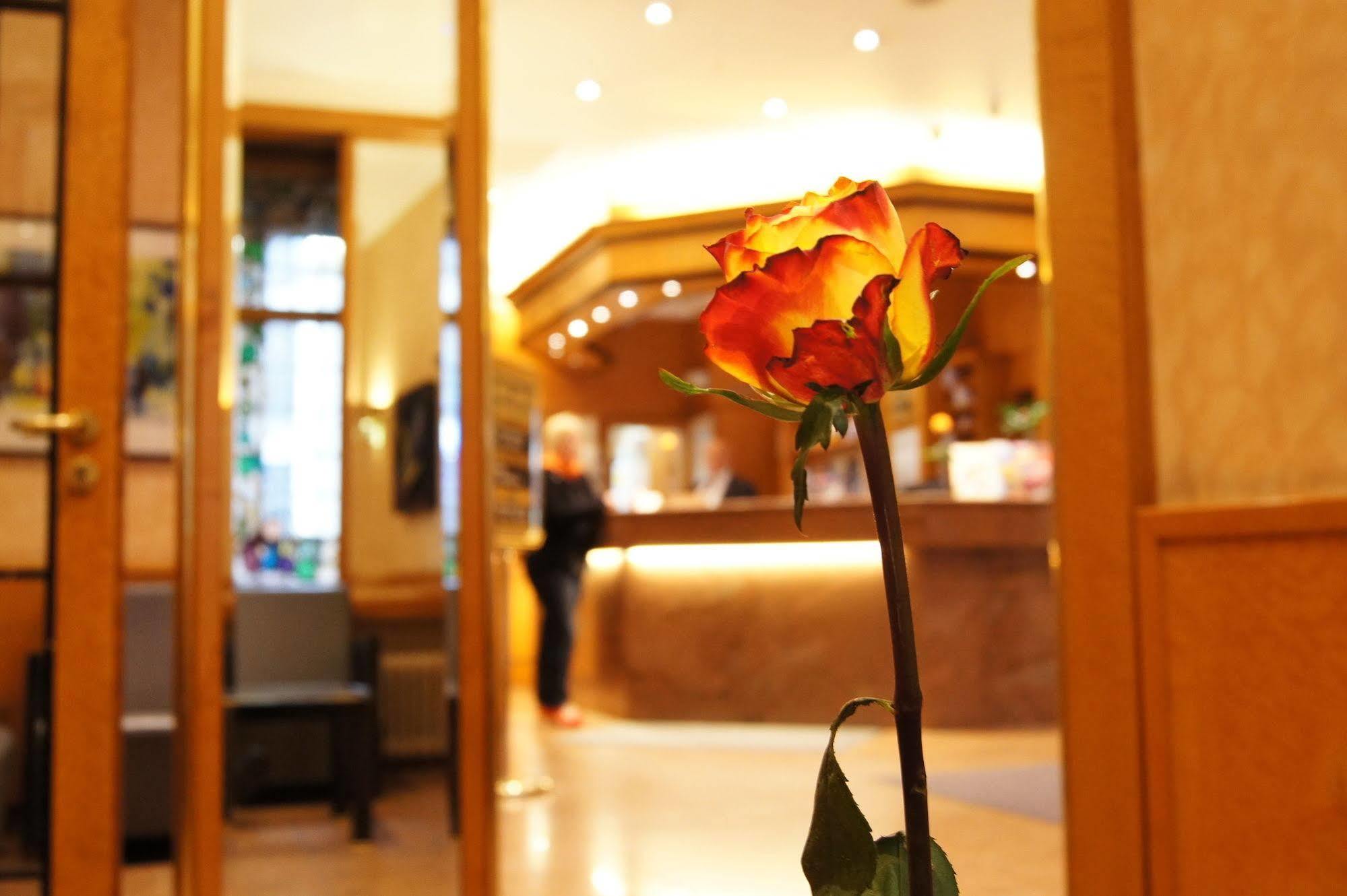 Berlin Plaza Hotel Am Kurfuerstendamm Buitenkant foto